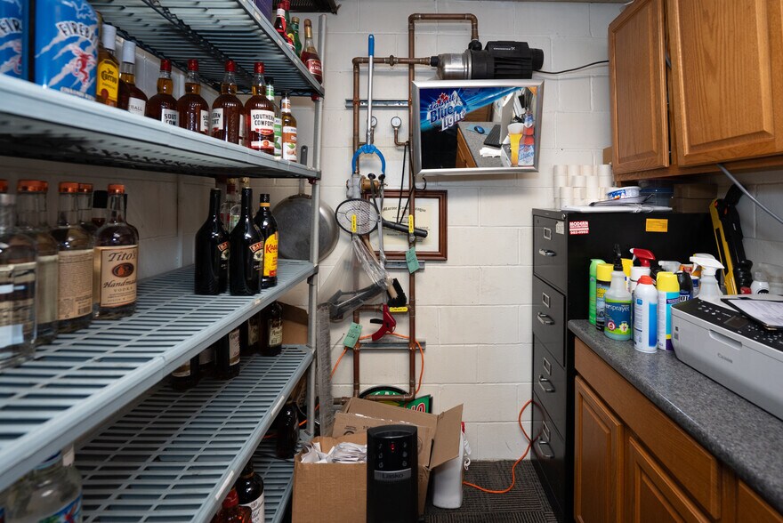 More Photos Of 596 Busha Hwy, Marysville Bar For Sale