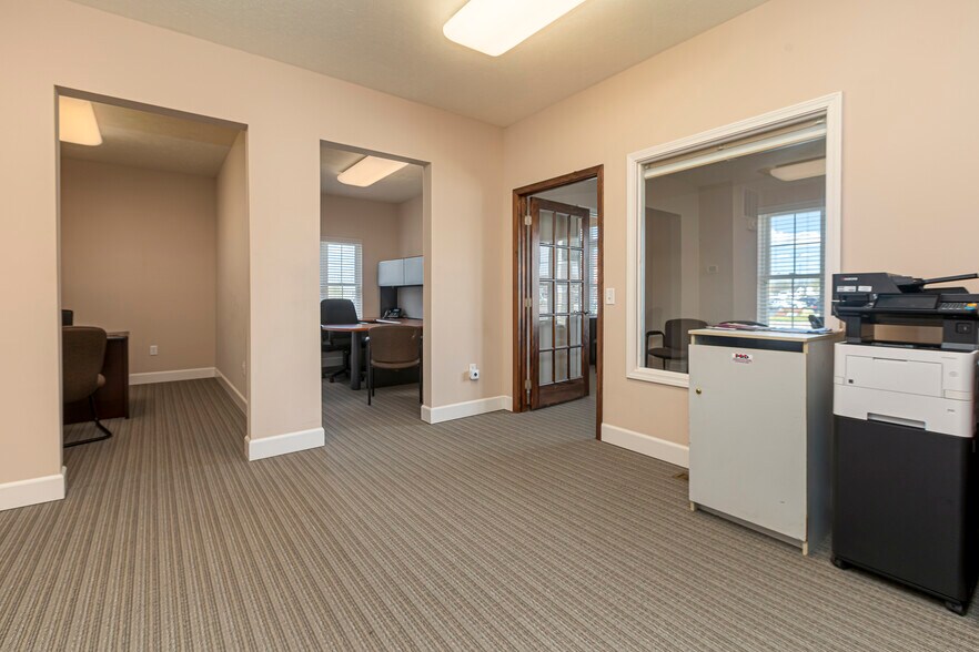 More Photos Of 2801 17th St, Marion Medical For Sale