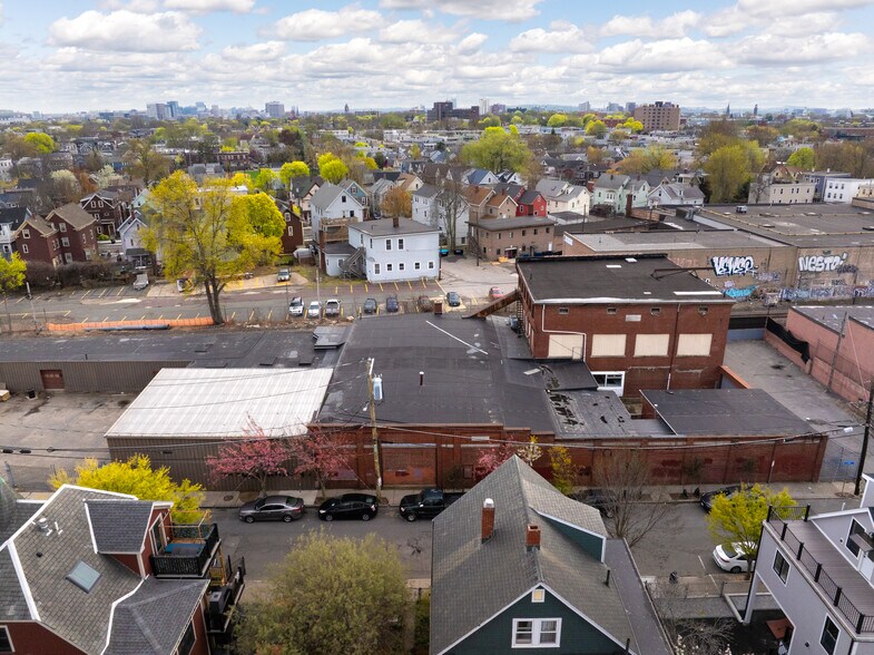 More Photos Of 40 Lake St, Somerville Light Manufacturing For Sale