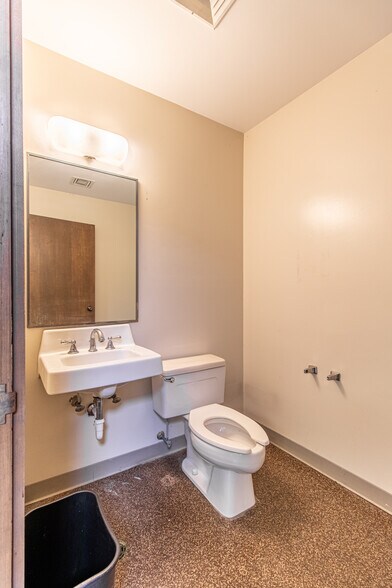 More Photos Of 398 Hart Street, Monroe Medical For Lease