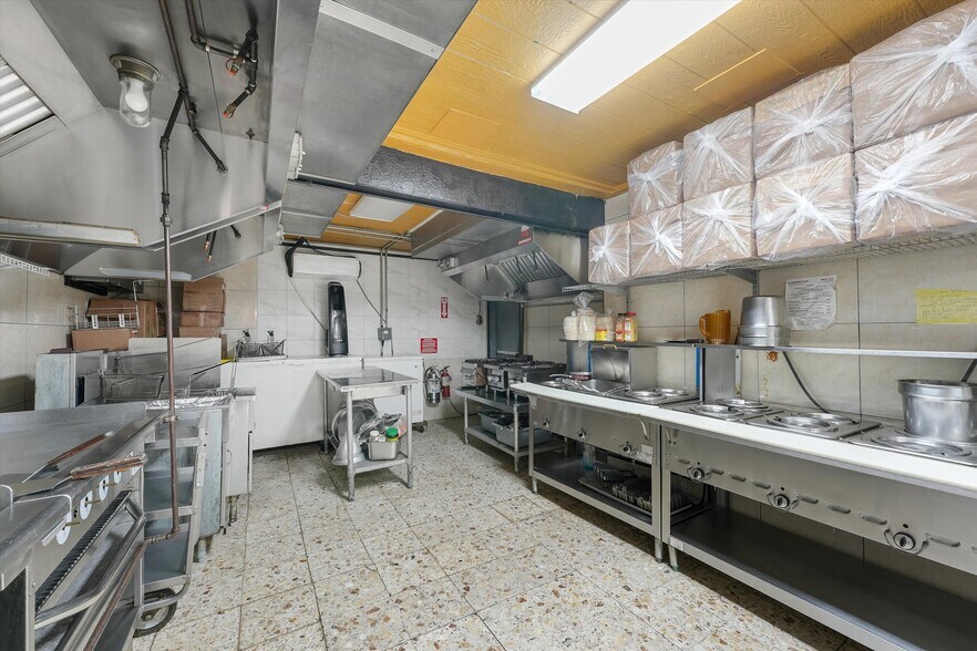 More Photos Of 9302 Highway 6, Hitchcock Restaurant For Sale