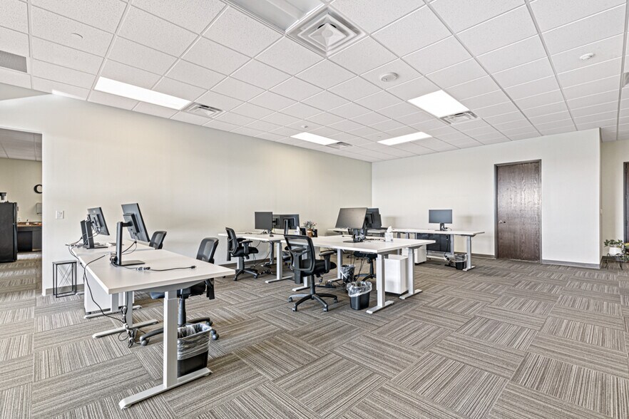 More Photos Of 2701 Sunset Ridge Dr, Rockwall Office For Lease
