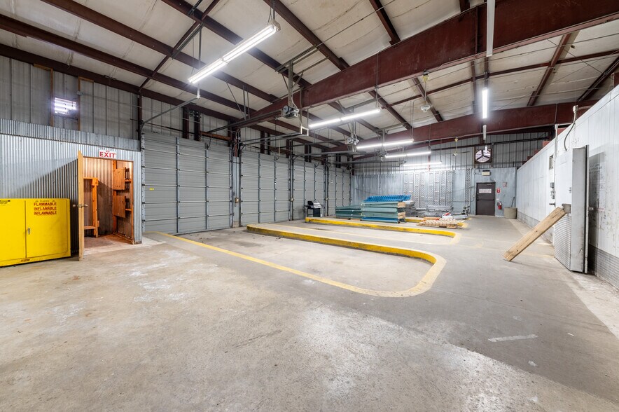More Photos Of 407 Porter Ave, Scottdale Industrial For Sale