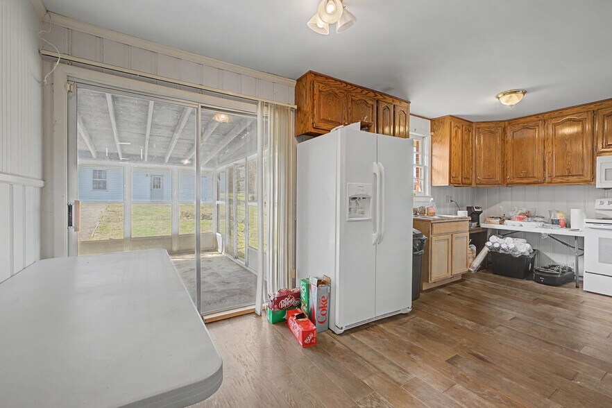 More Photos Of 611 New Shackle Island Rd, Hendersonville Flex For Sale