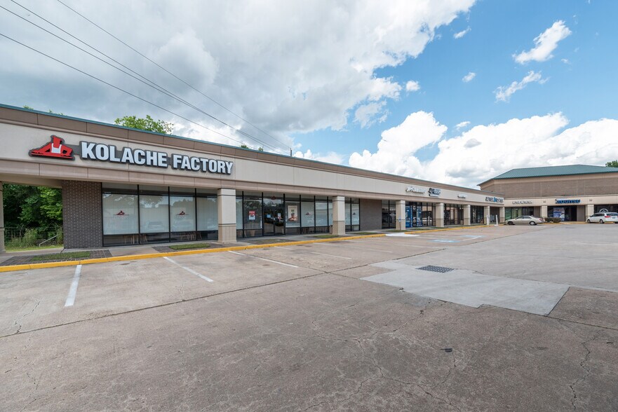 More Photos Of 8604-8686 N Hwy 6, Houston Unknown For Lease