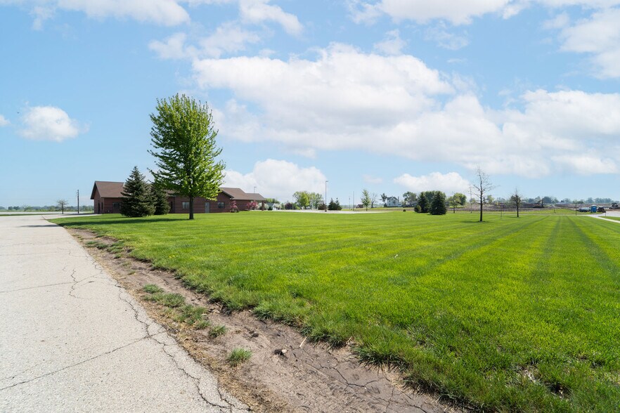 More Photos Of 790 Eastgate Dr, Ripon Medical For Sale