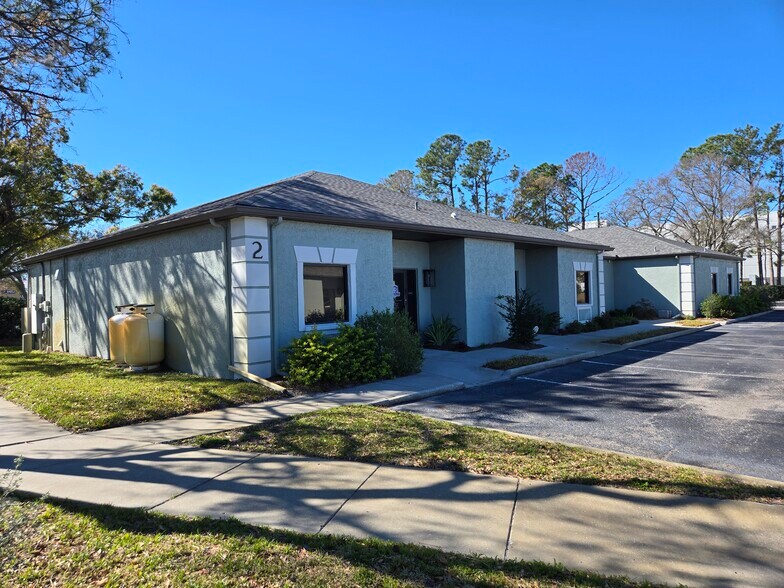 More Photos Of 13555 Automobile Blvd, Clearwater Medical For Lease