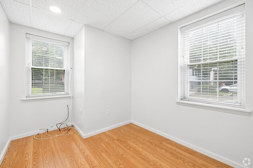 More Photos Of 210 Knickerbocker Rd, Cresskill Medical For Lease