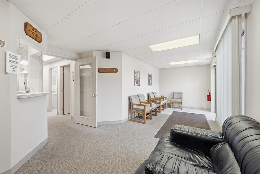 More Photos Of 8265 S Archer Ave, Willow Springs Medical For Sale