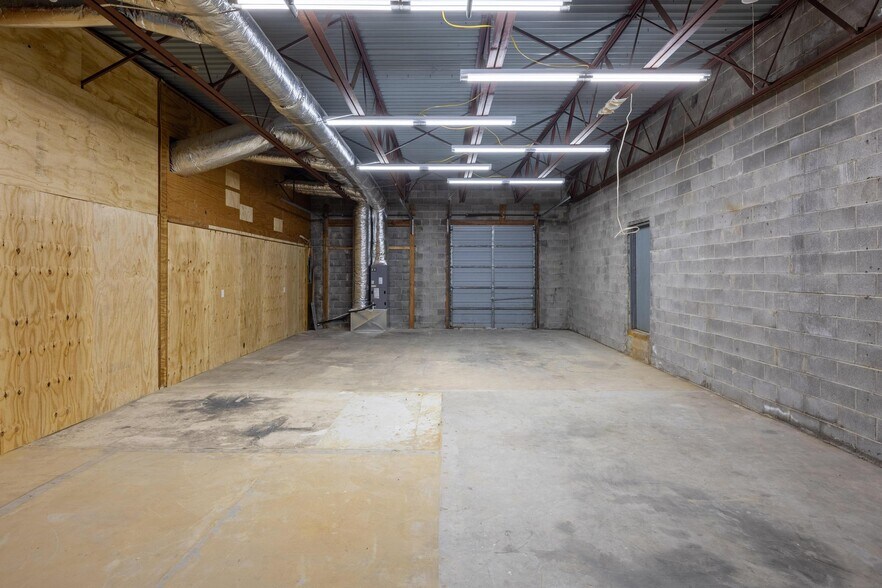 More Photos Of 175 NW Sequoia Rd, Cleveland Warehouse For Lease