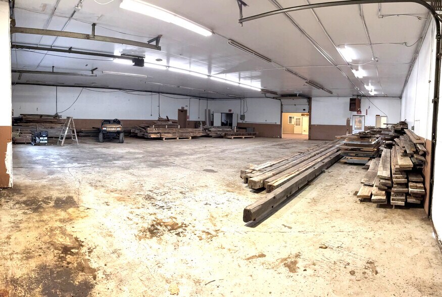 More Photos Of 1249 Lehigh Station Rd, Henrietta Warehouse For Lease
