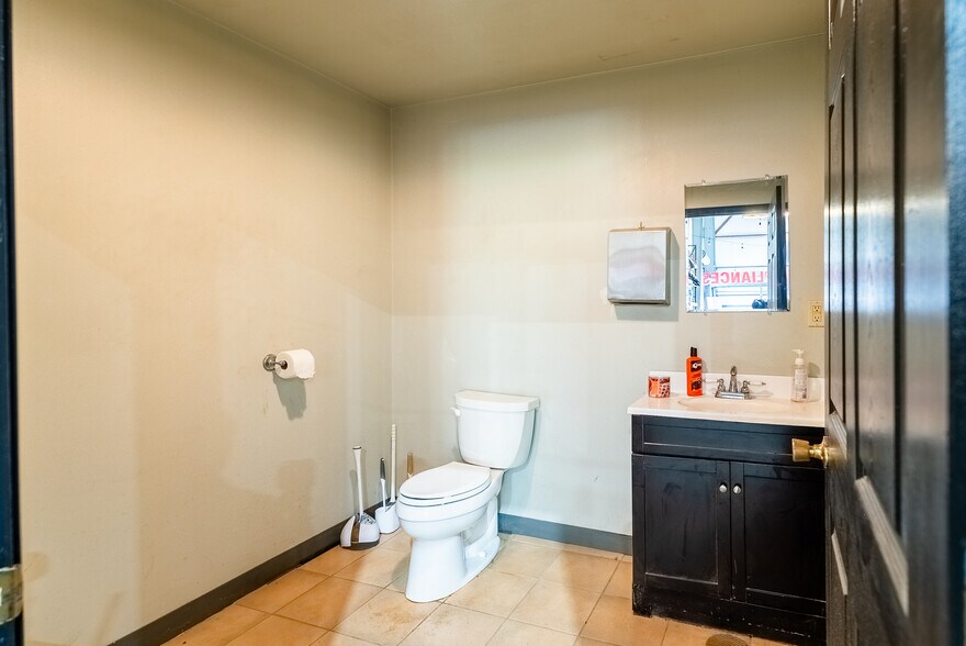 More Photos Of 5141 Roane State Hwy, Rockwood Warehouse For Sale