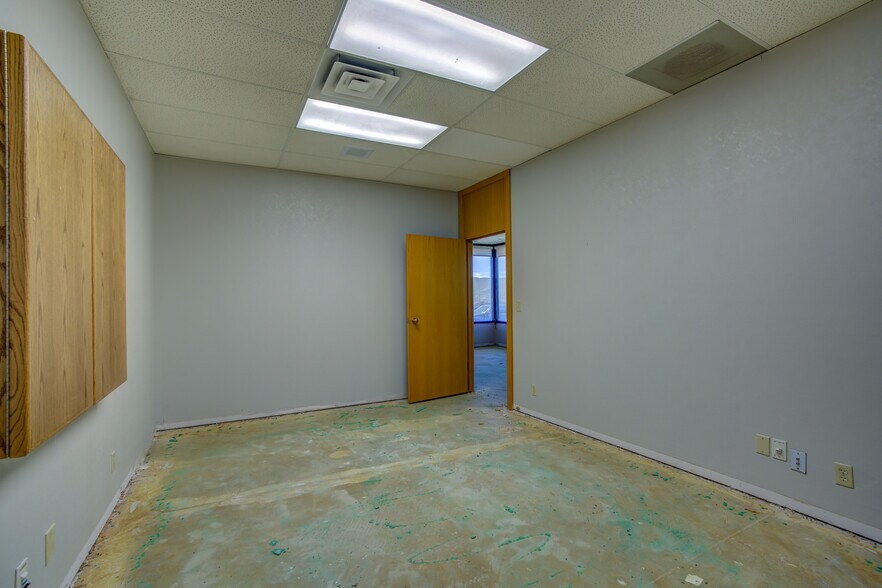 More Photos Of 18950 Base Camp Rd, Monument Office For Lease