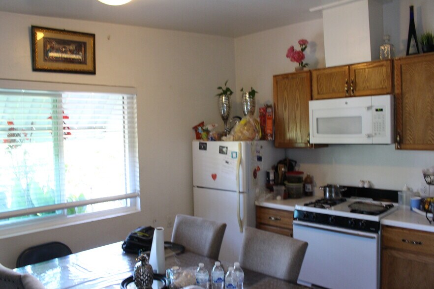 More Photos Of 8871 Troy St, Spring Valley Warehouse For Lease