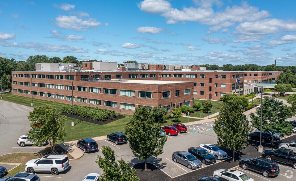 More Photos Of 300 Baker Ave, Concord Office For Lease