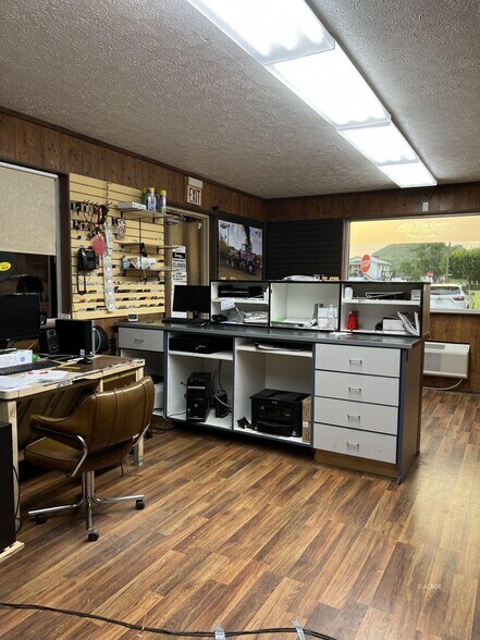 More Photos Of 18 Berger Ave, Gallipolis Auto Repair For Sale