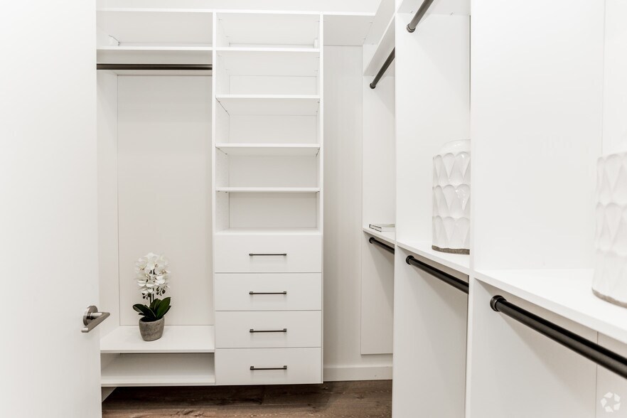 More Photos Of 1200 S Figueroa St, Los Angeles Apartments For Lease