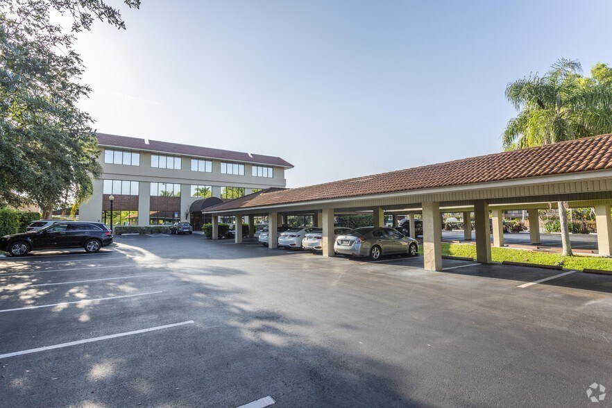 More Photos Of 2375 Tamiami Trl N, Naples Loft Creative Space For Sale