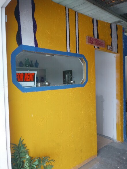 More Photos Of 270-272 Beth Stacey Blvd, Lehigh Acres Warehouse For Sale