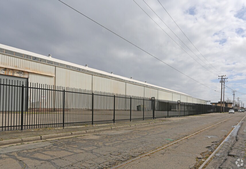 More Photos Of 1 W Barrett Ave, Richmond Warehouse For Lease