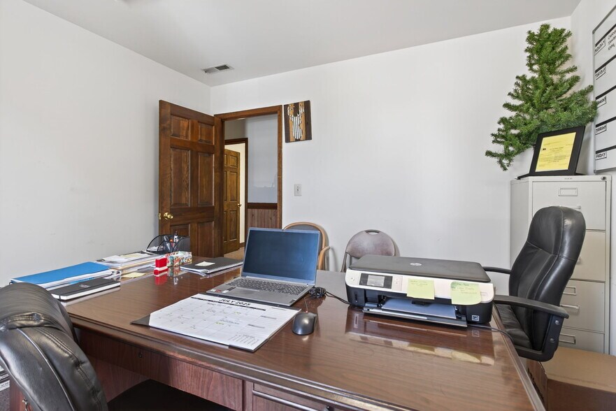 More Photos Of 102 Industrial Blvd, Toano Office For Sale