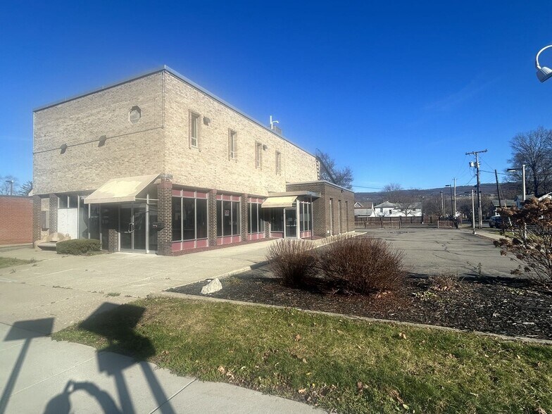 More Photos Of 712 N Franklin St, Watkins Glen Bank For Lease