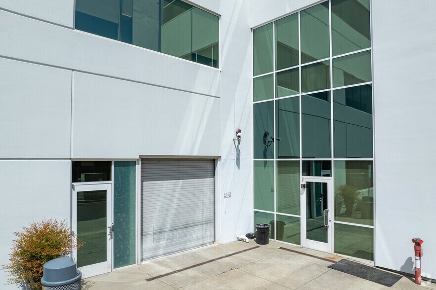 More Photos Of 1435 N McDowell Blvd, Petaluma Office For Lease
