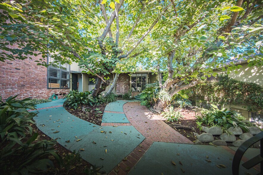 More Photos Of 2330 W 3rd St, Los Angeles Office For Sale