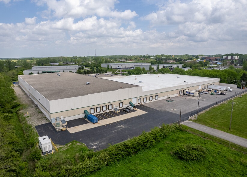 More Photos Of 1 Hunter Pl, Bellefontaine Distribution For Lease