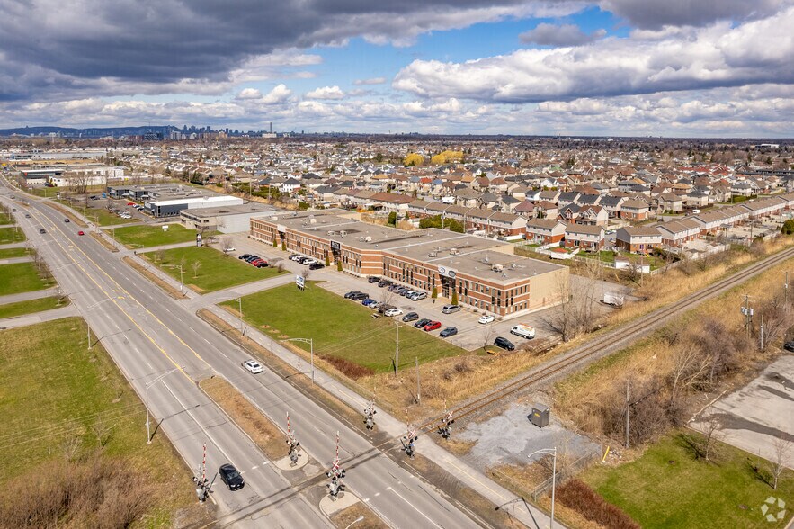 More Photos Of 3755 Boul Matte, Brossard Light Distribution For Lease