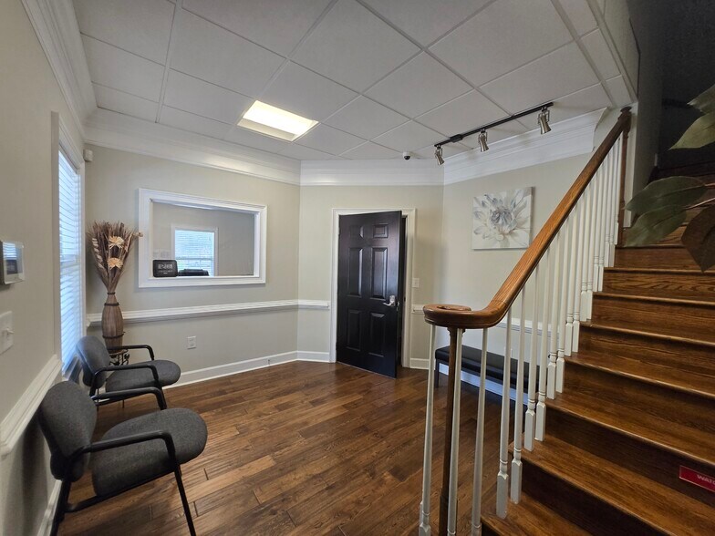 More Photos Of 140 Howard Ln, Fayetteville Office For Sale