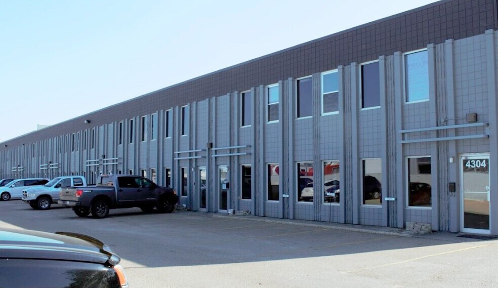 More Photos Of 4304-4330 76 Av NW, Edmonton Flex For Lease