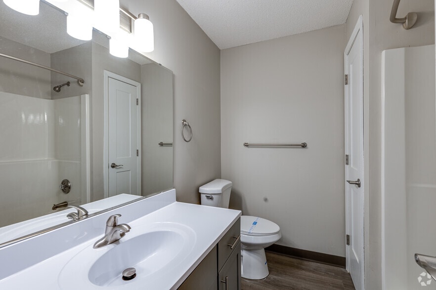 More Photos Of 2050 7th Ave E, North Saint Paul Apartments For Sale