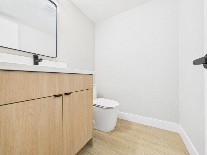 More Photos Of 221 S Nevada St, Oceanside Apartments For Sale