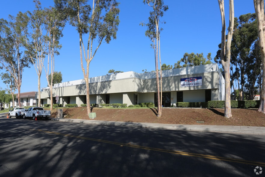 More Photos Of 23192 Verdugo Dr, Laguna Hills Light Manufacturing For Lease