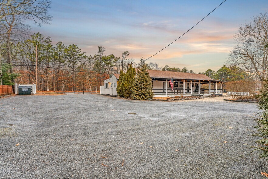 More Photos Of 412 Montauk Hwy, East Quogue Freestanding For Sale