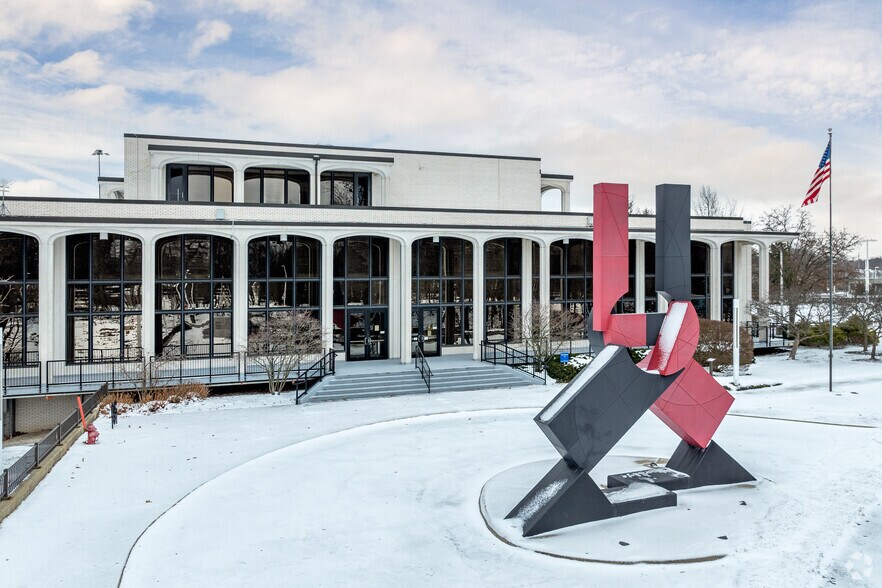 More Photos Of 6300 Wilson Mills Rd, Mayfield Village Office For Sale