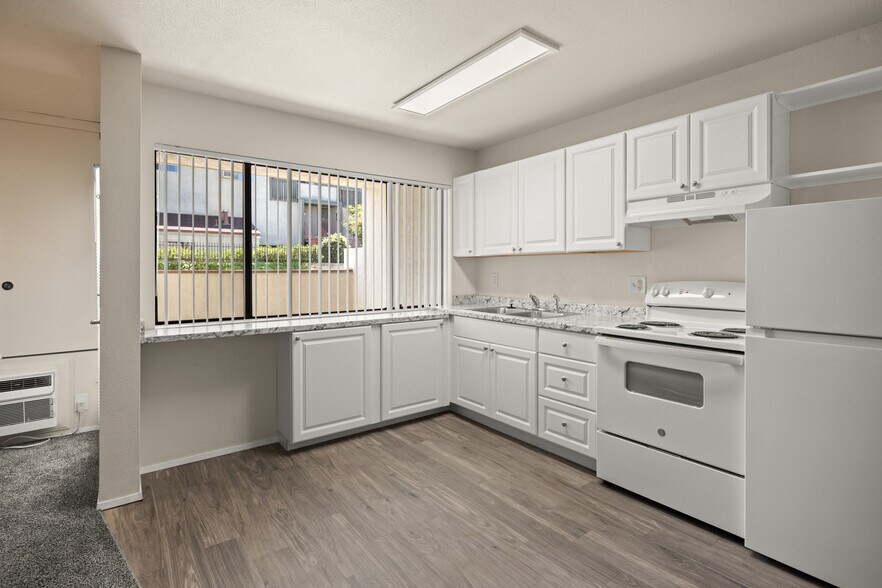 More Photos Of 5041 Guava Ave, La Mesa Apartments For Sale