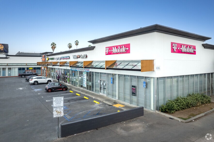 More Photos Of 1075 N Western Ave, Los Angeles Unknown For Lease