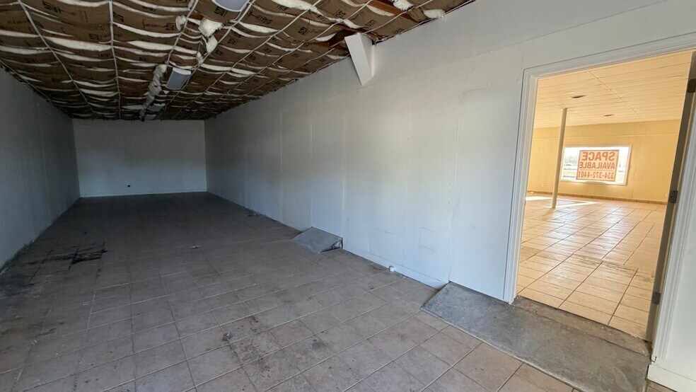 More Photos Of 1400 Brundidge St, Troy General Retail For Sale