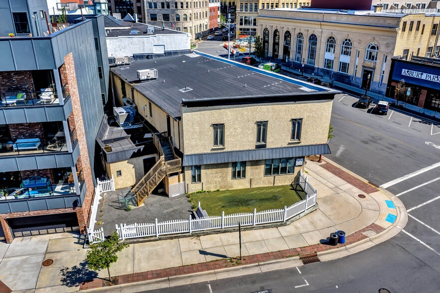 More Photos Of 601 Lake Ave, Asbury Park Office Residential For Lease