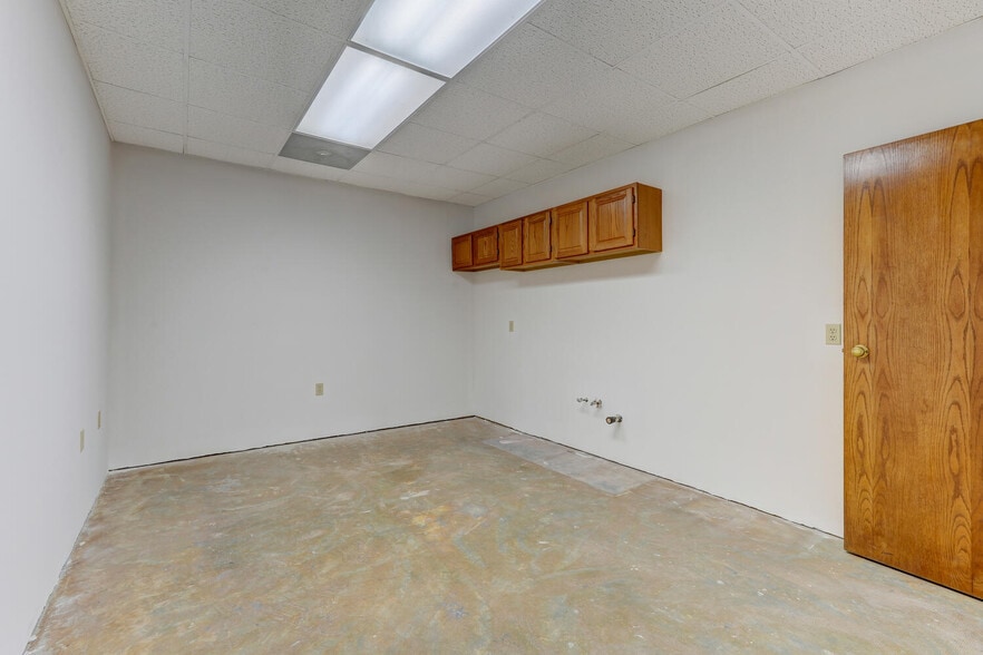 More Photos Of 601 W Harrison St, Reidsville Medical For Sale