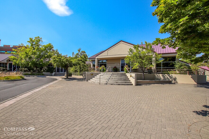 More Photos Of 1151 NW Bond St, Bend Office For Lease