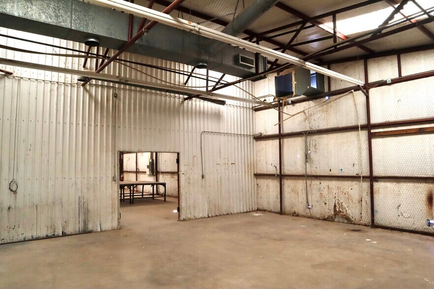 More Photos Of 3224 Industrial Dr, Wichita Falls Manufacturing For Lease