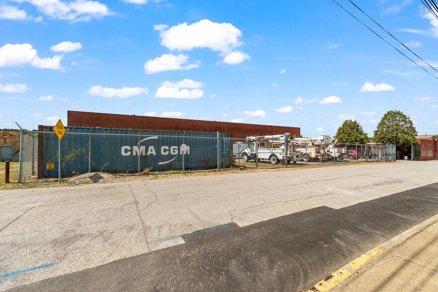 More Photos Of 1537-1545 Hansford St, Charleston Light Distribution For Lease