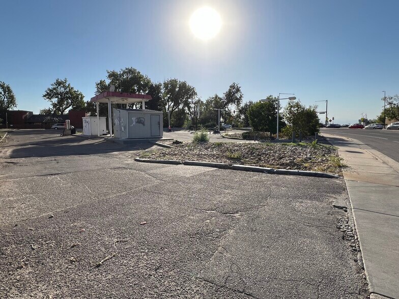 More Photos Of 7880 E Mississippi Ave, Denver Service Station For Sale