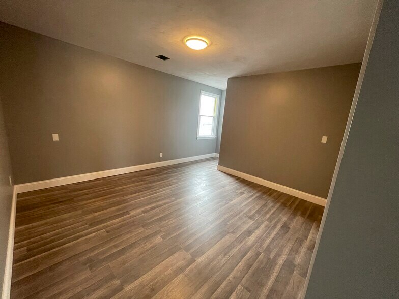 More Photos Of 325 Southbridge St, Auburn Storefront Retail Office For Sale