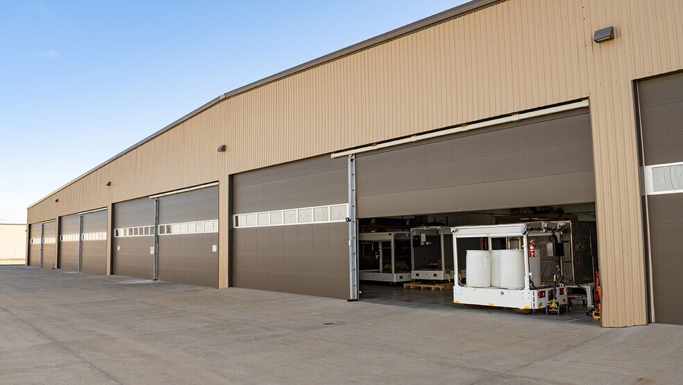 More Photos Of 3000 Airport Dr, Erie Light Manufacturing For Sale