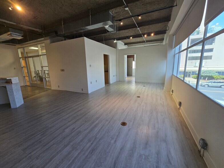 More Photos Of 401 Kamakee St, Honolulu Office For Lease