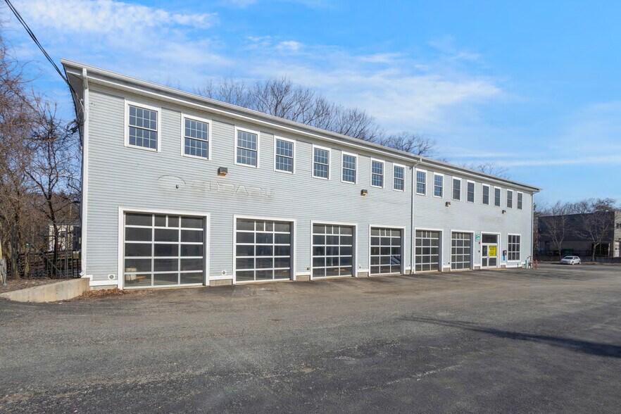 More Photos Of 50 Powder Mill Rd, Acton Flex For Sale